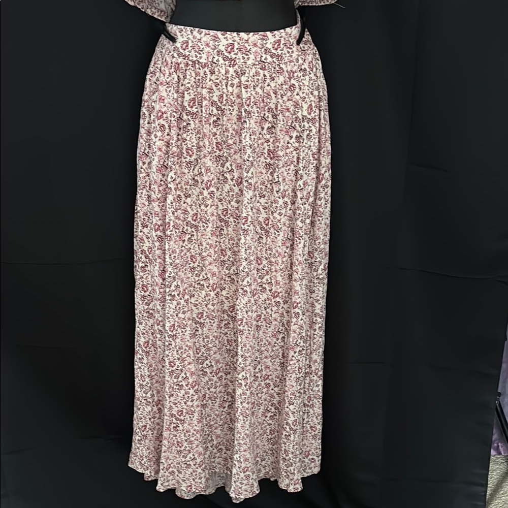 Torrid Pink and White 2 piece Skirt Set for all occasions - Picture 4 of 15